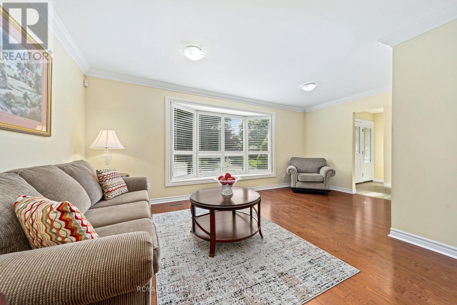 57 Dawson Crescent, Halton Hills (Georgetown), Ontario  L7G 1H3 - Photo 6 - W13744462