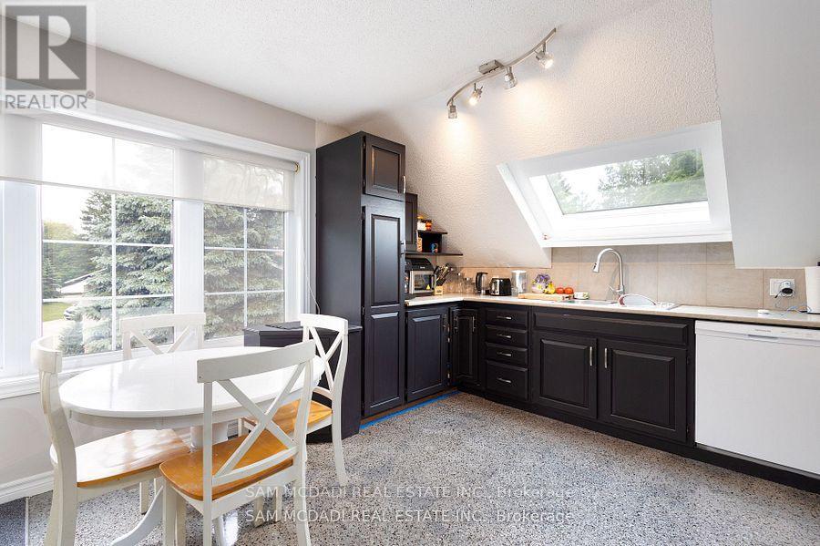 Upper - 14011 Trafalgar Road, Halton Hills (Rural Halton Hills), Ontario  L7G 4S4 - Photo 10 - W13748658