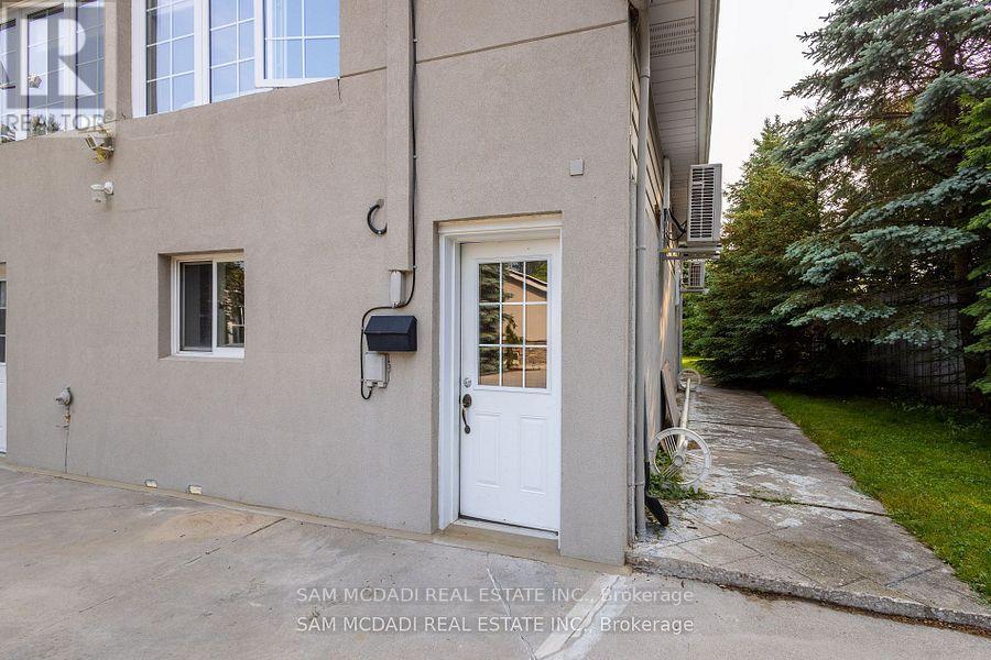 Upper - 14011 Trafalgar Road, Halton Hills (Rural Halton Hills), Ontario  L7G 4S4 - Photo 3 - W13748658
