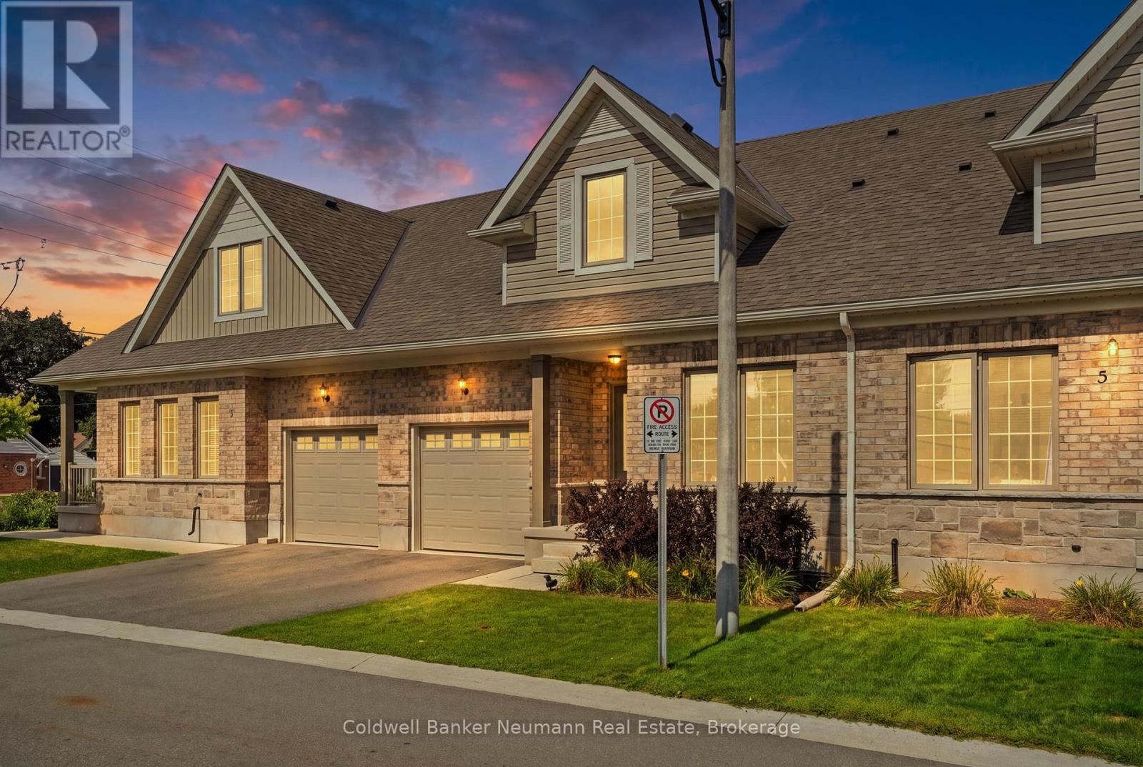 3 Braida Lane, Halton Hills (Ac Acton), Ontario  L7J 0B7 - Photo 2 - W13751640
