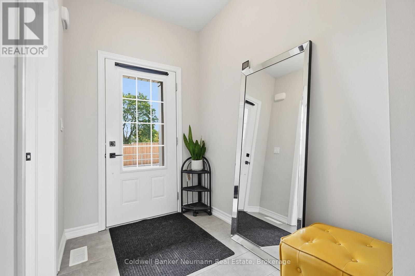 3 Braida Lane, Halton Hills (Ac Acton), Ontario  L7J 0B7 - Photo 3 - W13751640