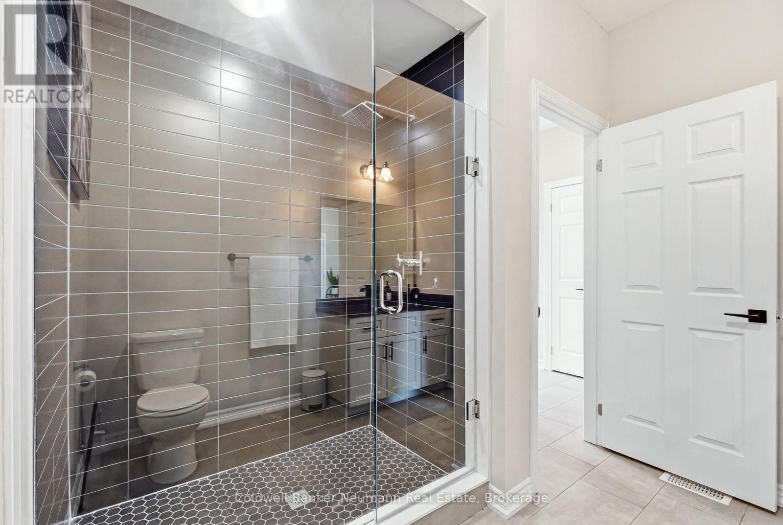 3 Braida Lane, Halton Hills (Ac Acton), Ontario  L7J 0B7 - Photo 8 - W13751640
