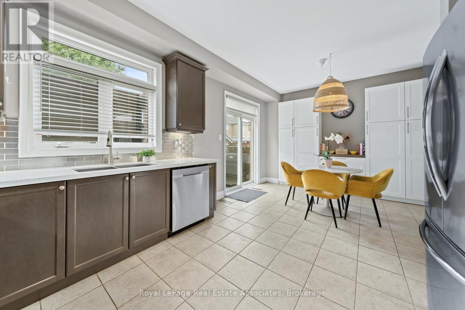 8 Duffel Crescent, Halton Hills (Georgetown), Ontario  L7G 0H7 - Photo 13 - W13751608