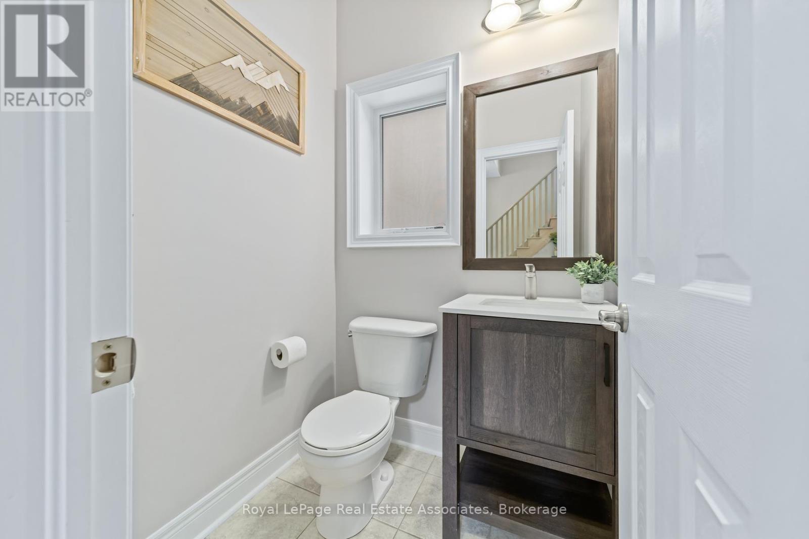 8 Duffel Crescent, Halton Hills (Georgetown), Ontario  L7G 0H7 - Photo 14 - W13751608