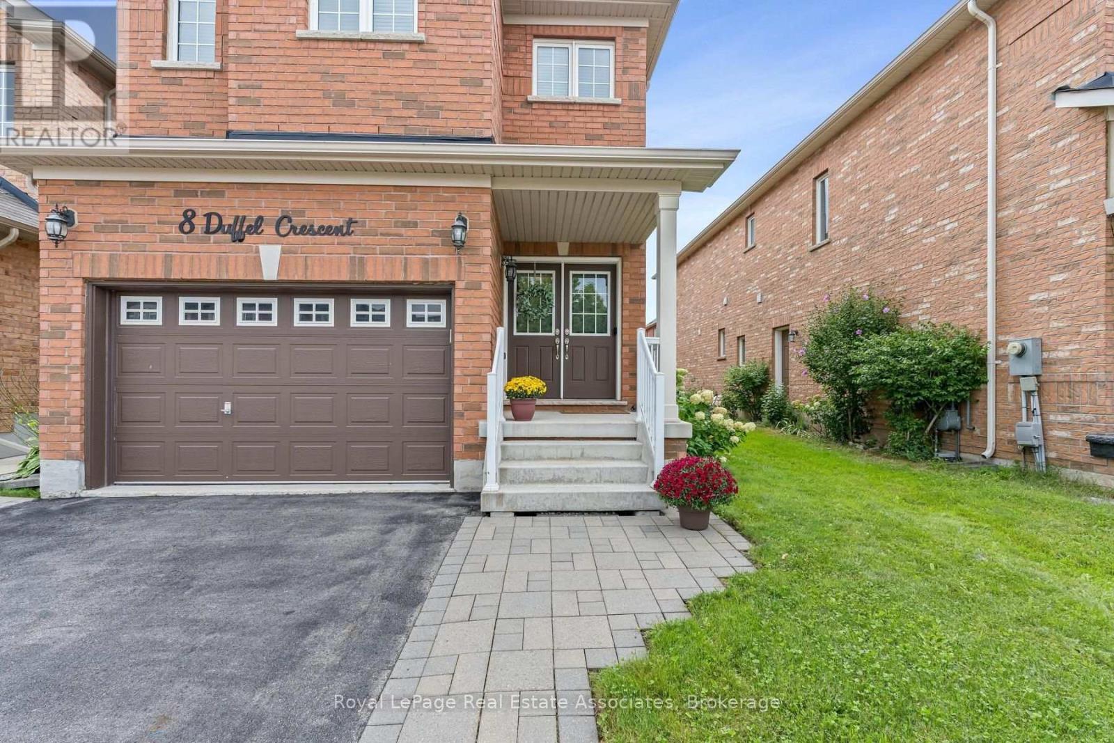 8 Duffel Crescent, Halton Hills (Georgetown), Ontario  L7G 0H7 - Photo 2 - W13751608