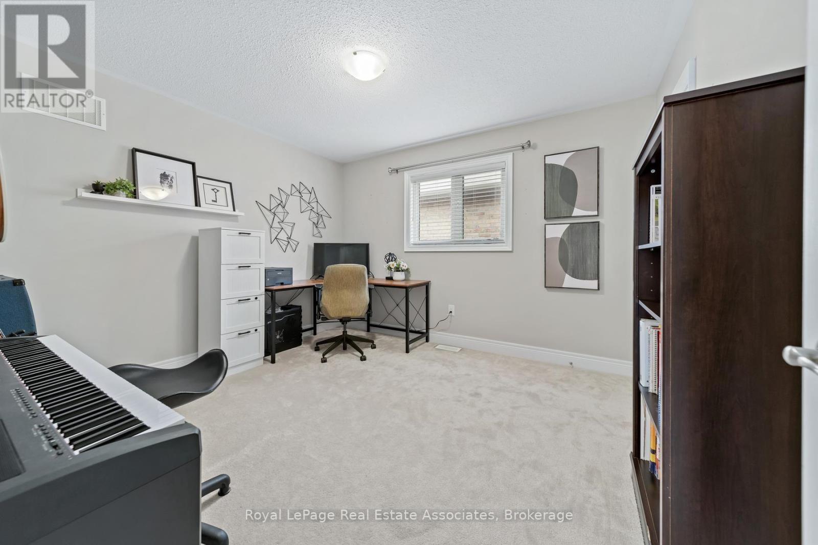 8 Duffel Crescent, Halton Hills (Georgetown), Ontario  L7G 0H7 - Photo 25 - W13751608