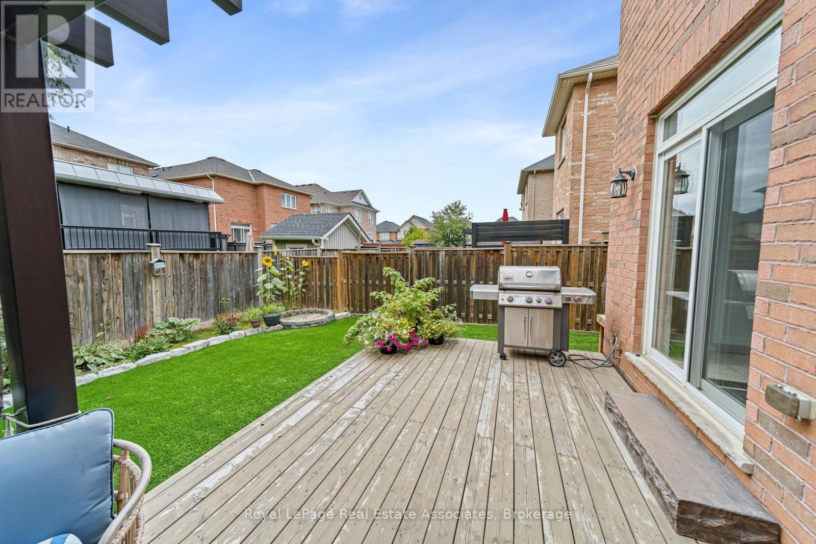 8 Duffel Crescent, Halton Hills (Georgetown), Ontario  L7G 0H7 - Photo 30 - W13751608