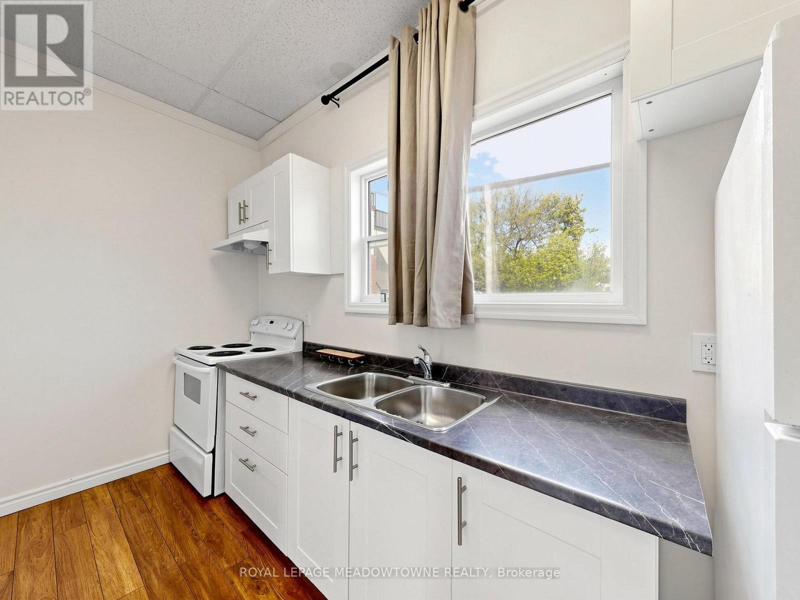 7 - 70 Mill Street, Halton Hills (Georgetown), Ontario  L7G 2C9 - Photo 4 - W13752740