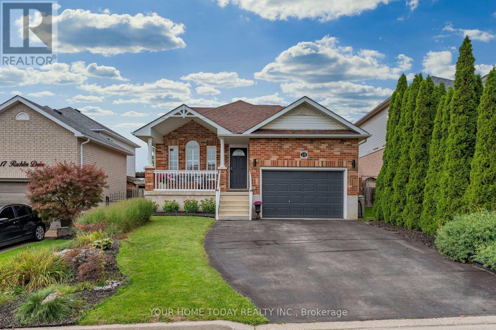19 Rachlin Drive, Halton Hills (Ac Acton), Ontario  L7J 3A9 - Photo 2 - W13753360