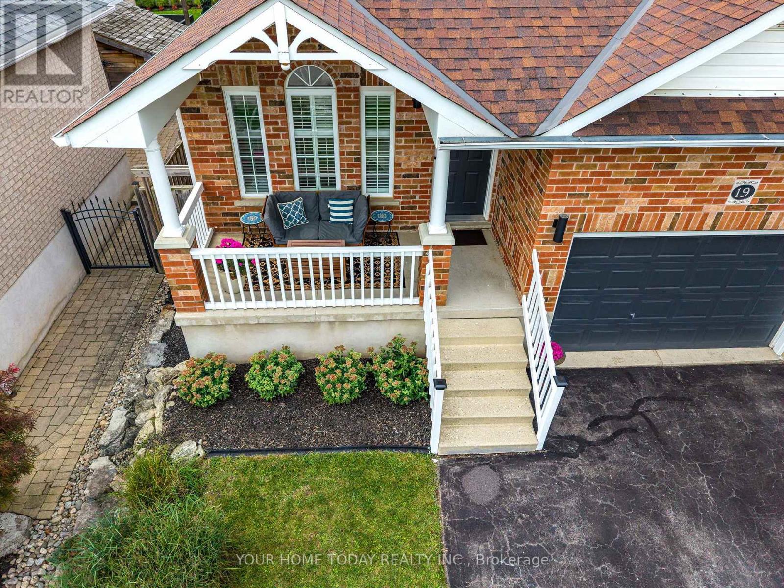 19 Rachlin Drive, Halton Hills (Ac Acton), Ontario  L7J 3A9 - Photo 3 - W13753360