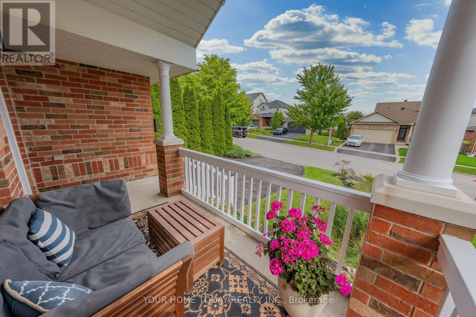 19 Rachlin Drive, Halton Hills (Ac Acton), Ontario  L7J 3A9 - Photo 4 - W13753360