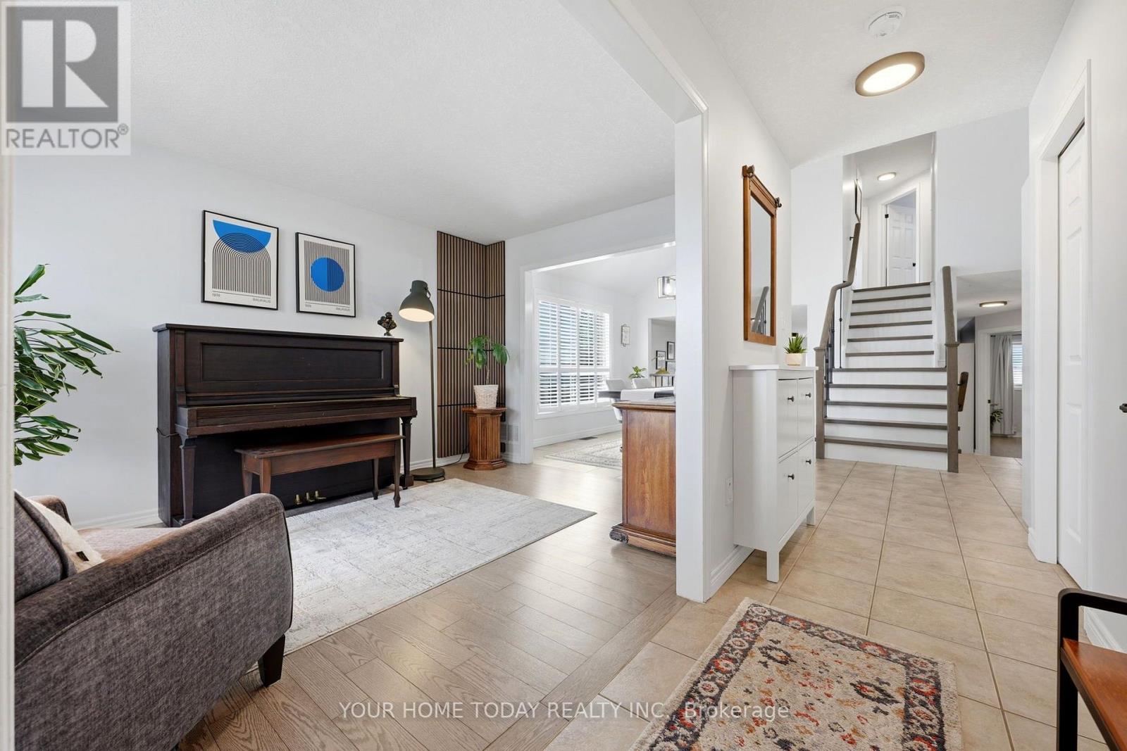 19 Rachlin Drive, Halton Hills (Ac Acton), Ontario  L7J 3A9 - Photo 6 - W13753360