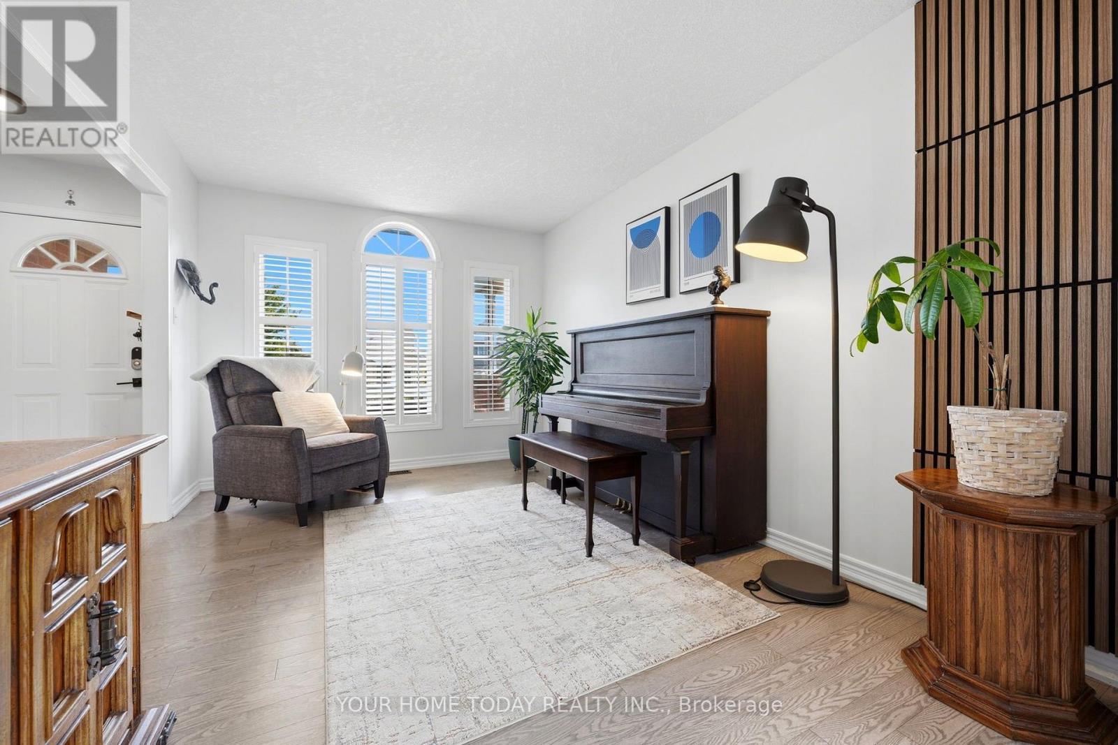 19 Rachlin Drive, Halton Hills (Ac Acton), Ontario  L7J 3A9 - Photo 8 - W13753360