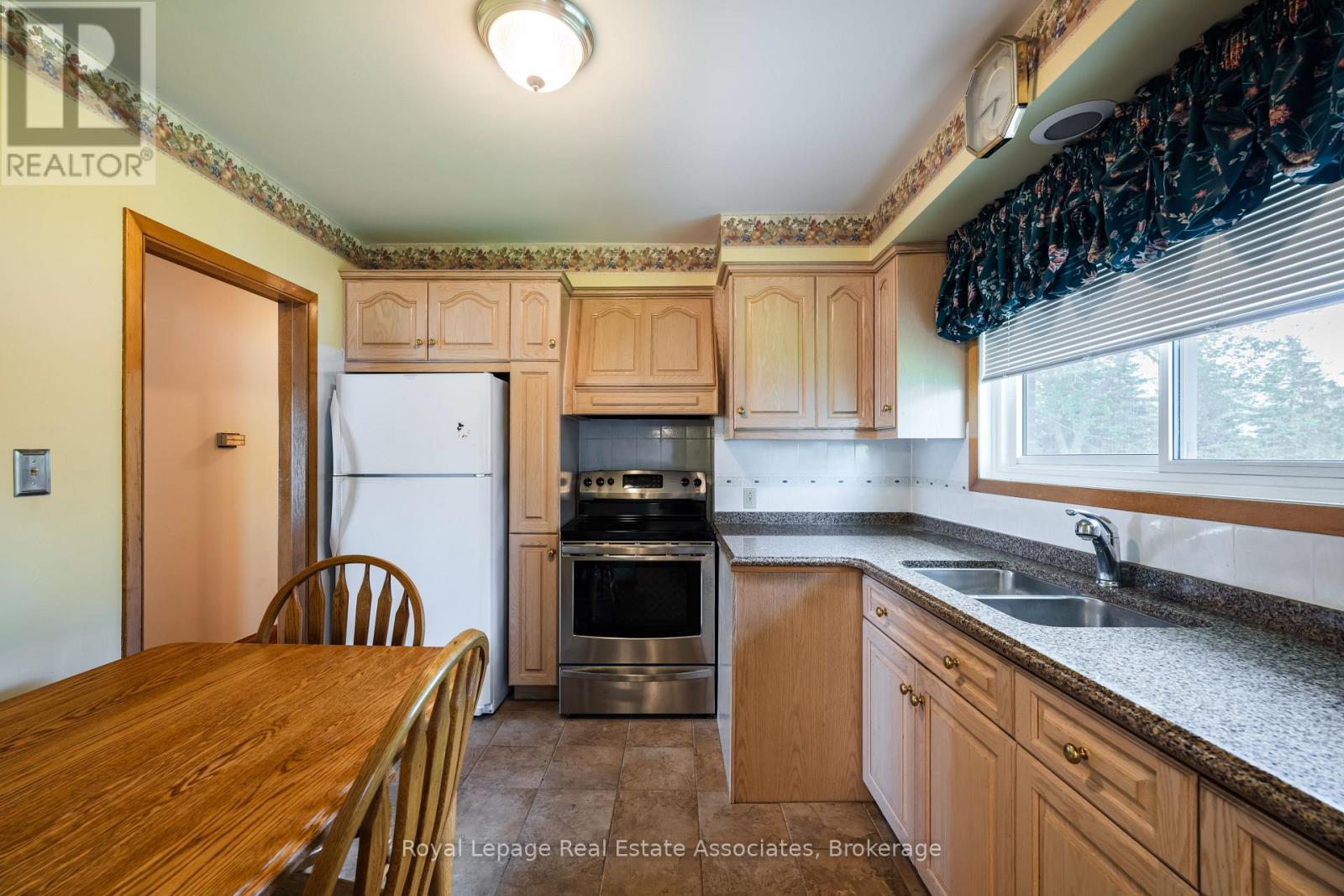 12851 9 Line, Halton Hills (Rural Halton Hills), Ontario  L7G 4S8 - Photo 16 - W13753982