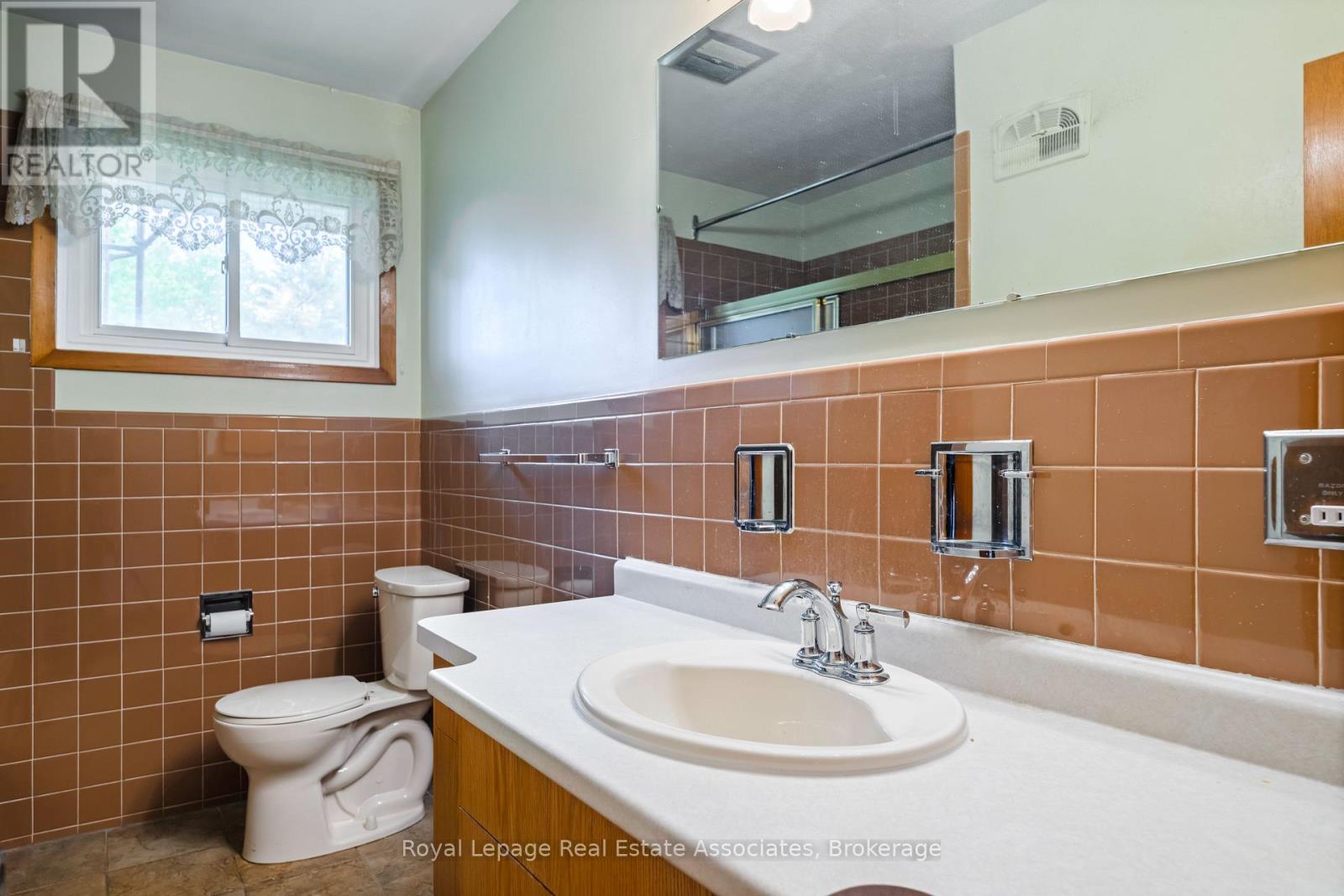 12851 9 Line, Halton Hills (Rural Halton Hills), Ontario  L7G 4S8 - Photo 26 - W13753982
