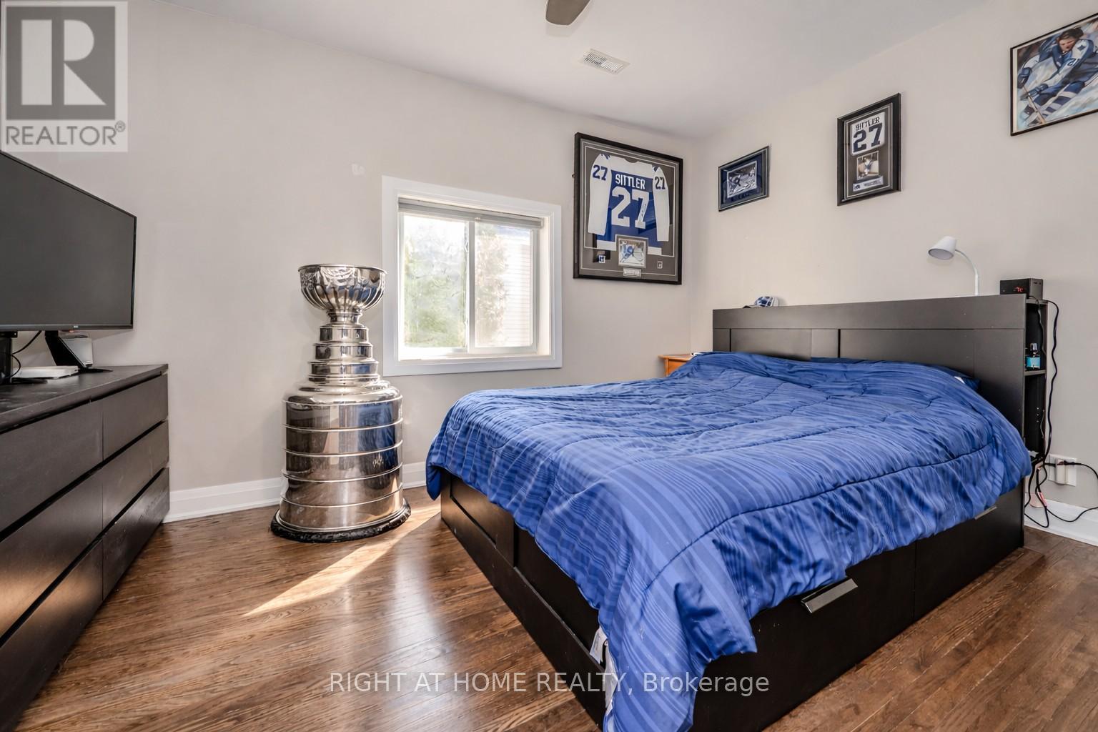 126 Poplar Avenue, Halton Hills (Ac Acton), Ontario  L7J 2E2 - Photo 12 - W13758700