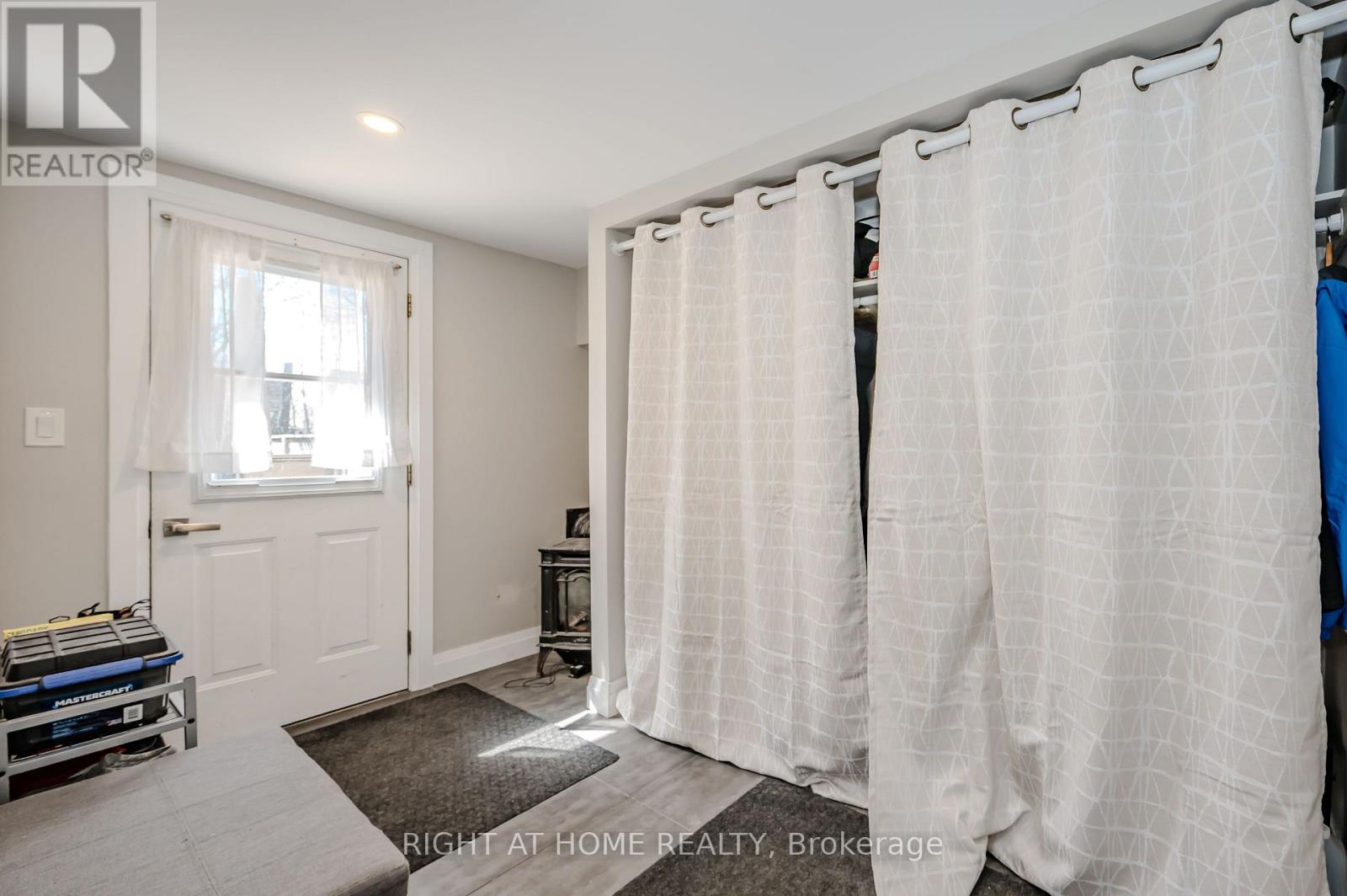 126 Poplar Avenue, Halton Hills (Ac Acton), Ontario  L7J 2E2 - Photo 23 - W13758700