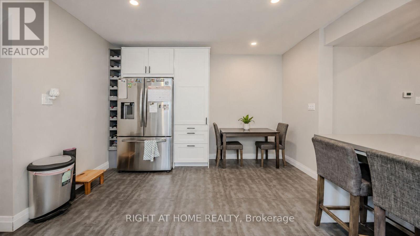126 Poplar Avenue, Halton Hills (Ac Acton), Ontario  L7J 2E2 - Photo 7 - W13758700