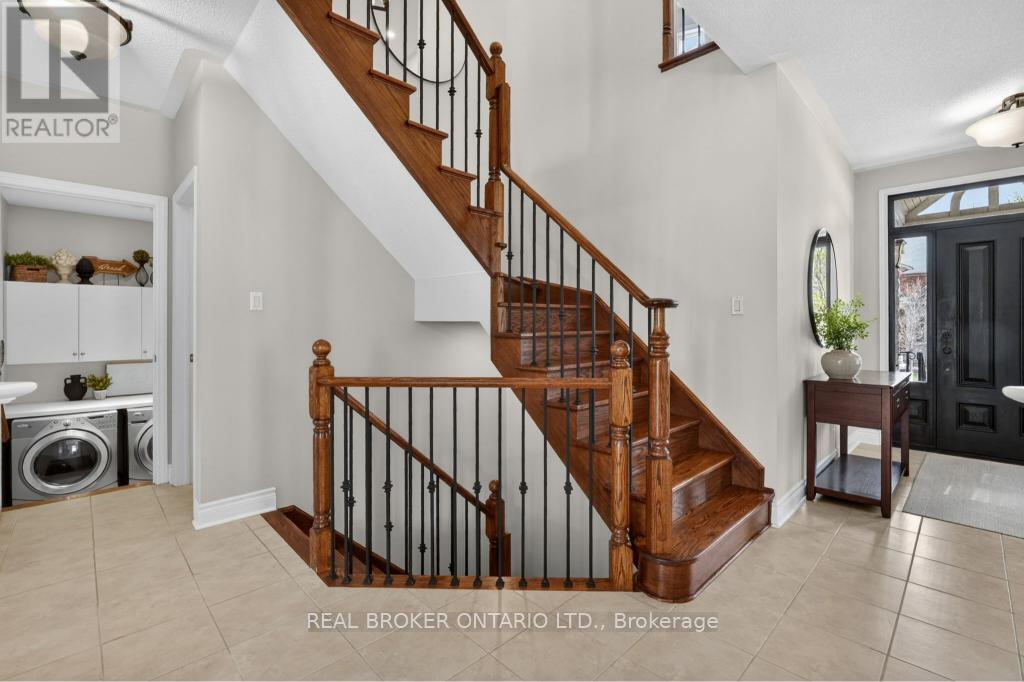 12 Lookout Court, Halton Hills (Georgetown), Ontario  L7G 6P1 - Photo 5 - W13758862