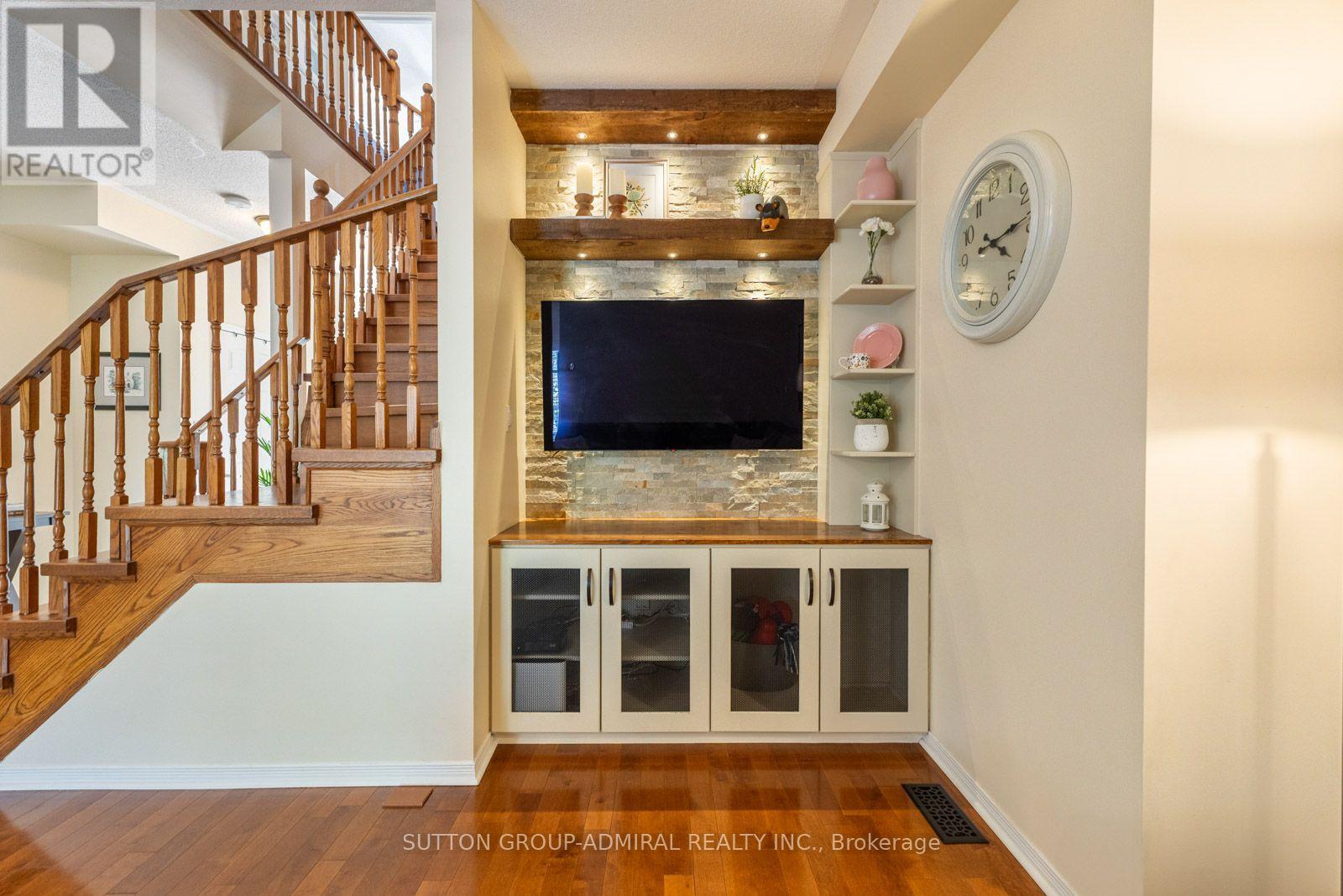 96 Niagara Trail, Halton Hills (Georgetown), Ontario  L7G 0A8 - Photo 2 - W13759068