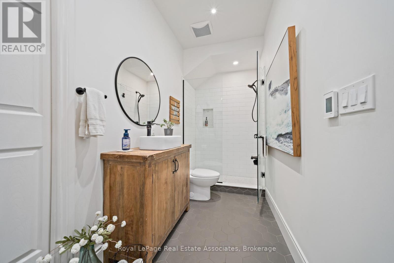 231 Arthur Street, Halton Hills (Ac Acton), Ontario  L7J 1L9 - Photo 23 - W13759482