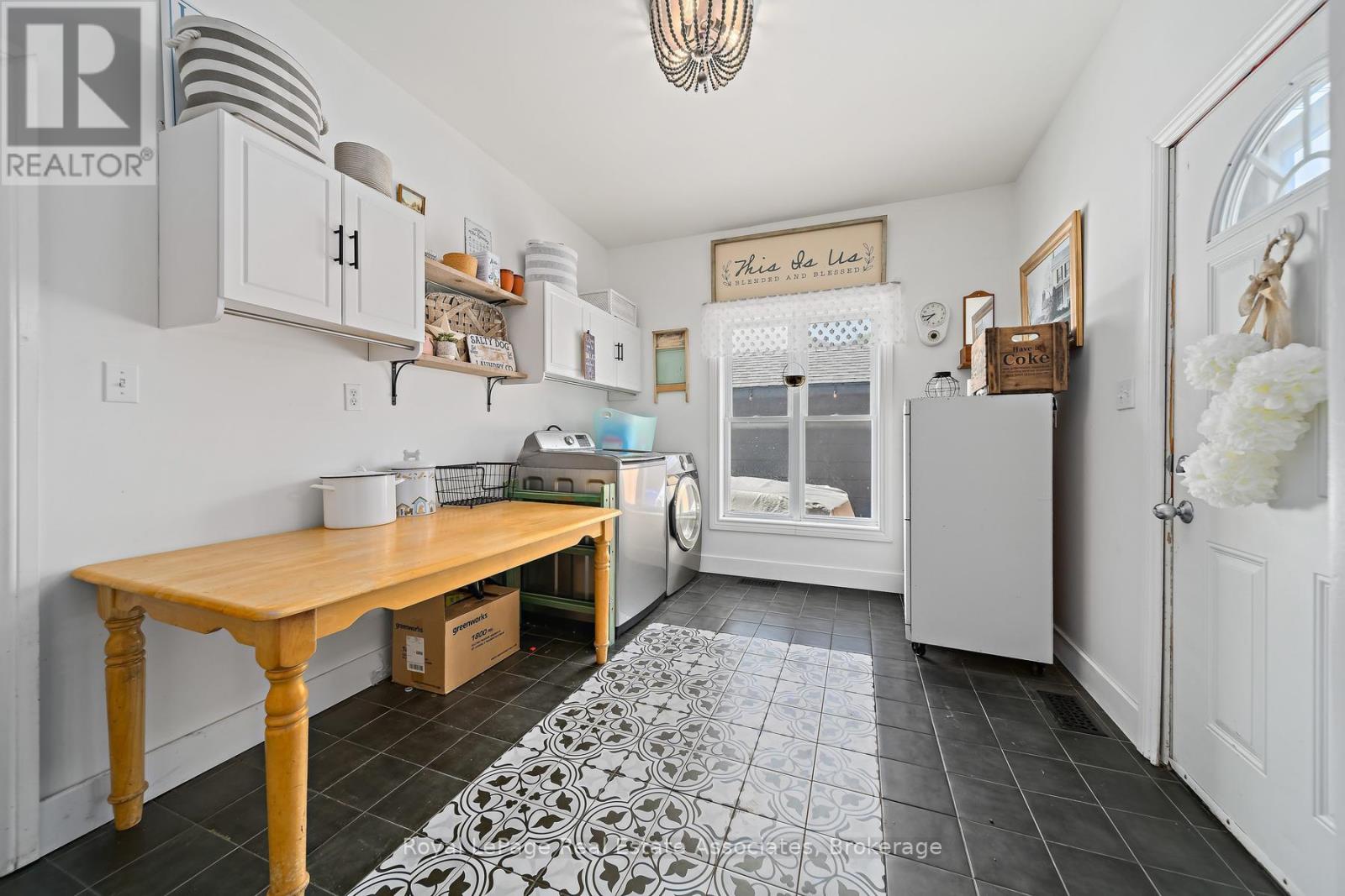 231 Arthur Street, Halton Hills (Ac Acton), Ontario  L7J 1L9 - Photo 24 - W13759482