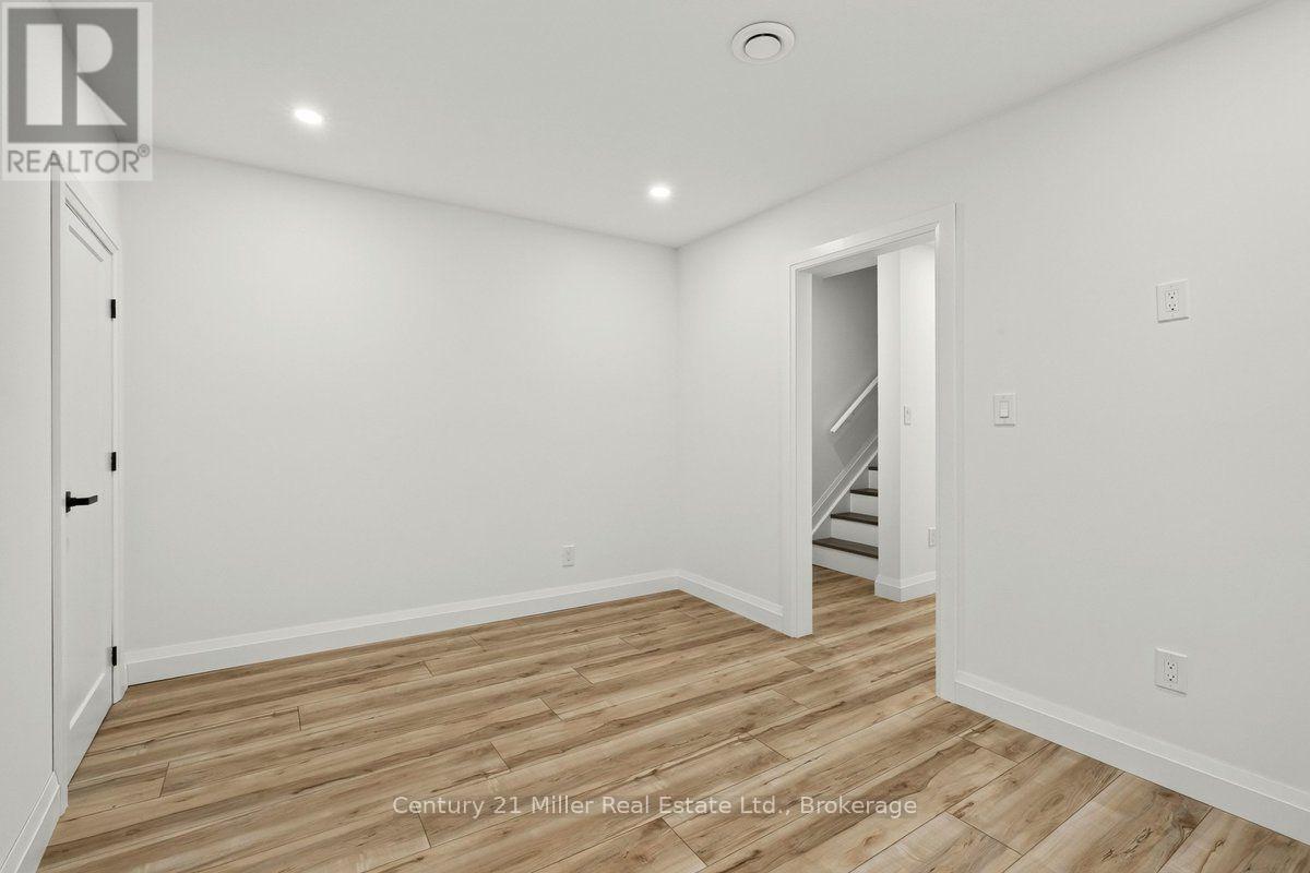 39 Victoria Street, Halton Hills (Georgetown), Ontario  L7G 3N5 - Photo 27 - W13772626