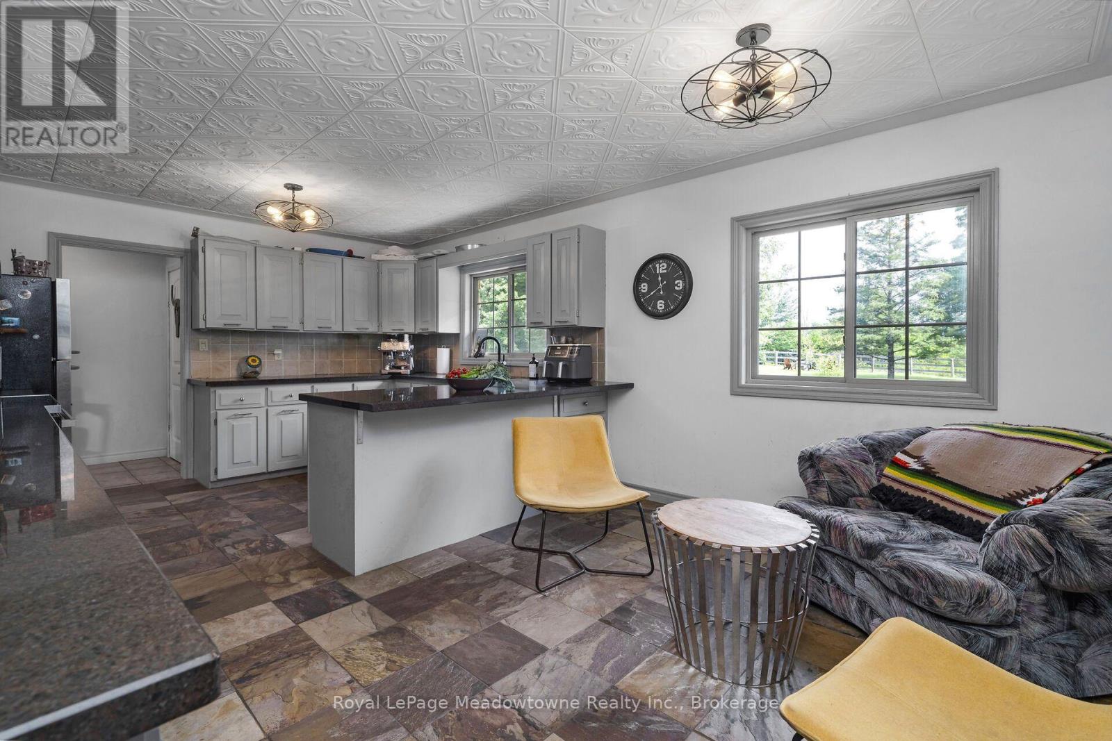 13306 Sixth Line, Milton (Na Rural Nassagaweya), Ontario  L7J 2L7 - Photo 17 - W13774314
