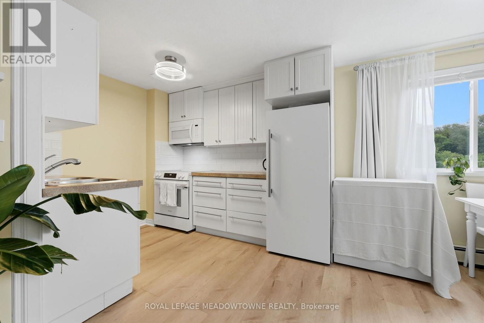 301 - 49 Park Avenue, Halton Hills (Georgetown), Ontario  L7G 3H9 - Photo 16 - W13774570