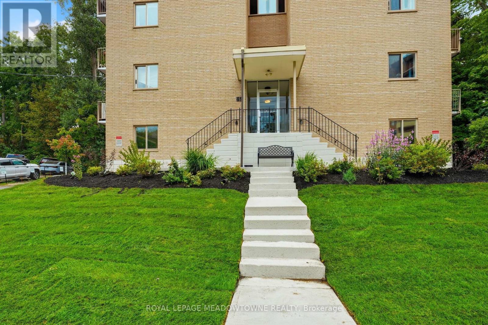 301 - 49 Park Avenue, Halton Hills (Georgetown), Ontario  L7G 3H9 - Photo 4 - W13774570