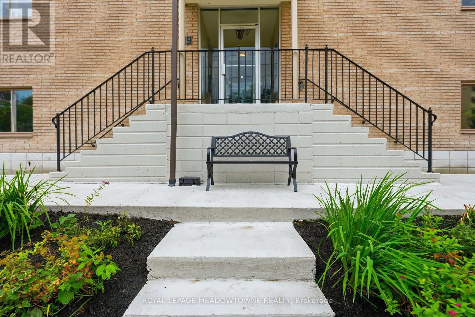 301 - 49 Park Avenue, Halton Hills (Georgetown), Ontario  L7G 3H9 - Photo 5 - W13774570