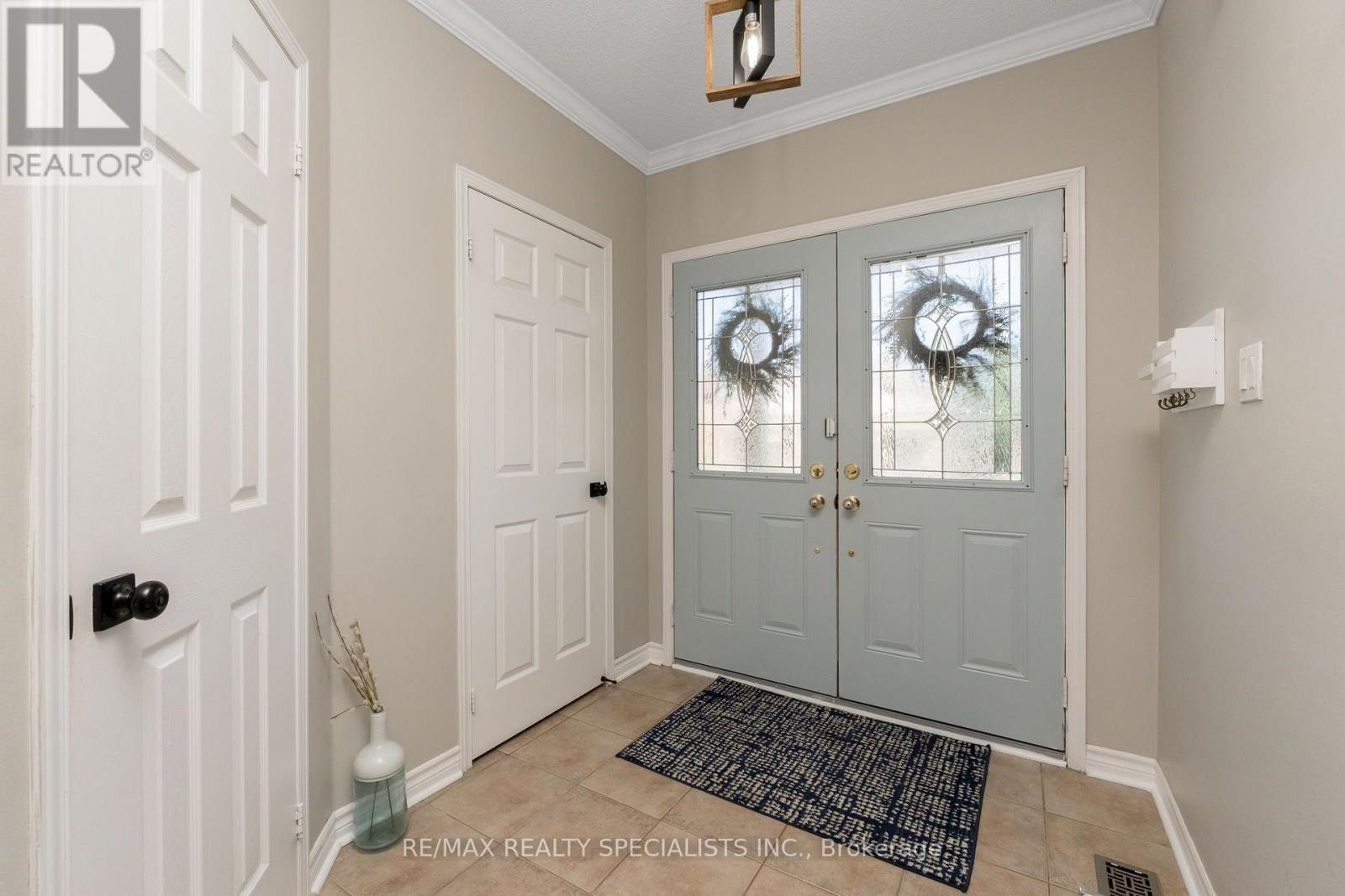 24 Serenity Street, Halton Hills (Georgetown), Ontario  L7G 0A9 - Photo 5 - W13778996