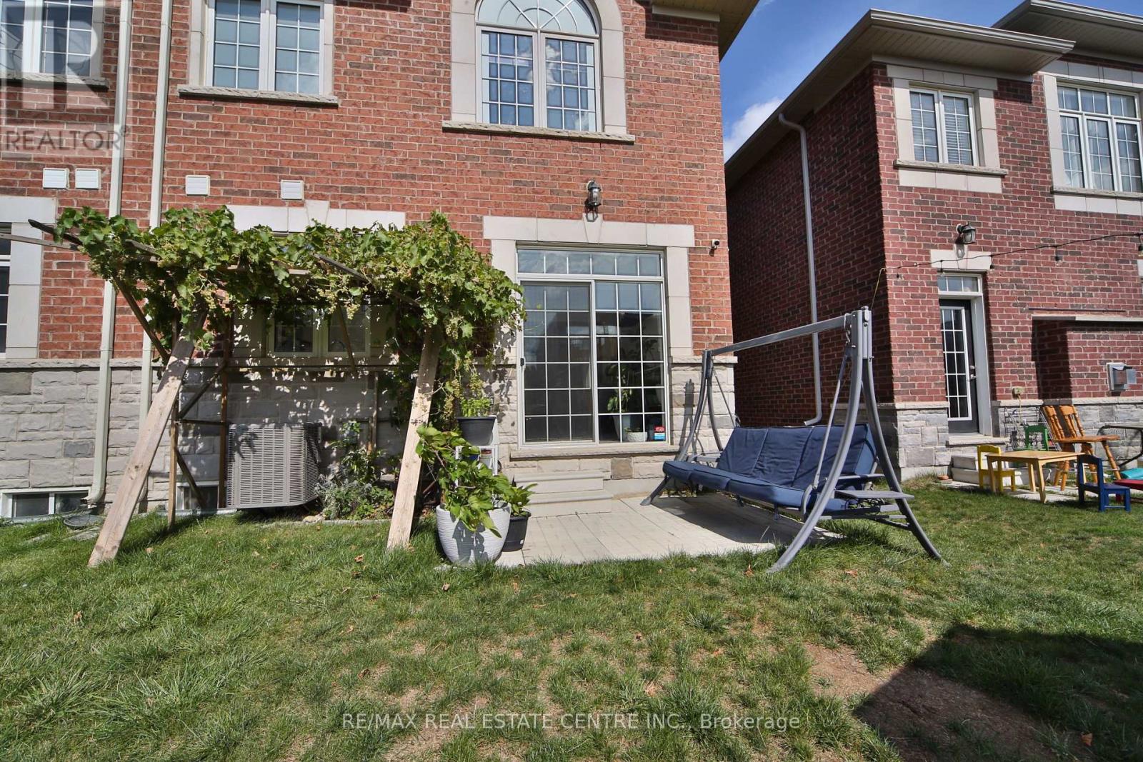 106 Branigan Crescent, Halton Hills (Georgetown), Ontario  L7G 0M8 - Photo 39 - W13781092