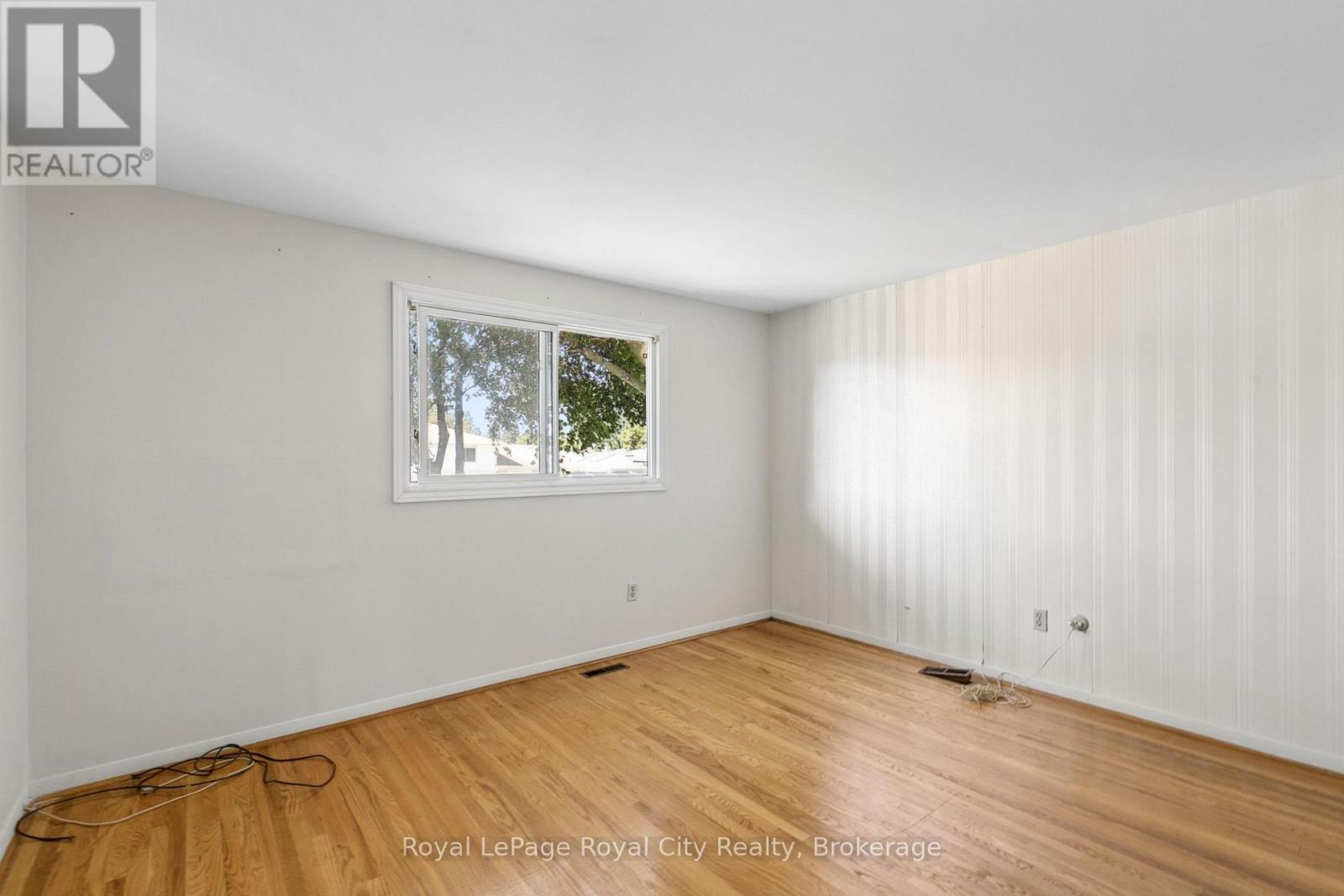 16 Heather Court, Halton Hills (Georgetown), Ontario  L7G 2R6 - Photo 12 - W13781946
