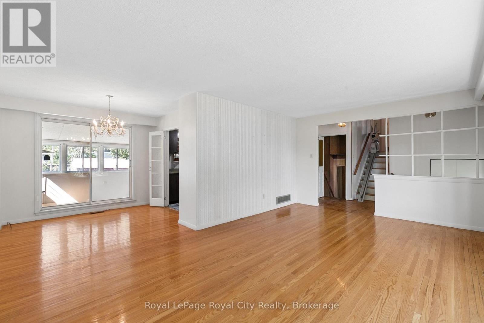 16 Heather Court, Halton Hills (Georgetown), Ontario  L7G 2R6 - Photo 7 - W13781946