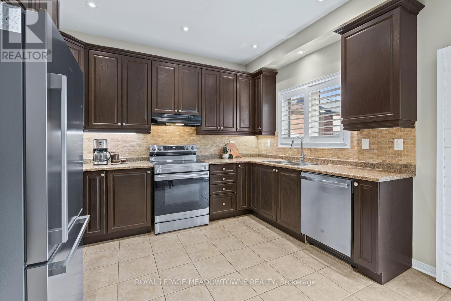 19 Goldham Way, Halton Hills (Georgetown), Ontario  L7G 0B2 - Photo 17 - W13784600