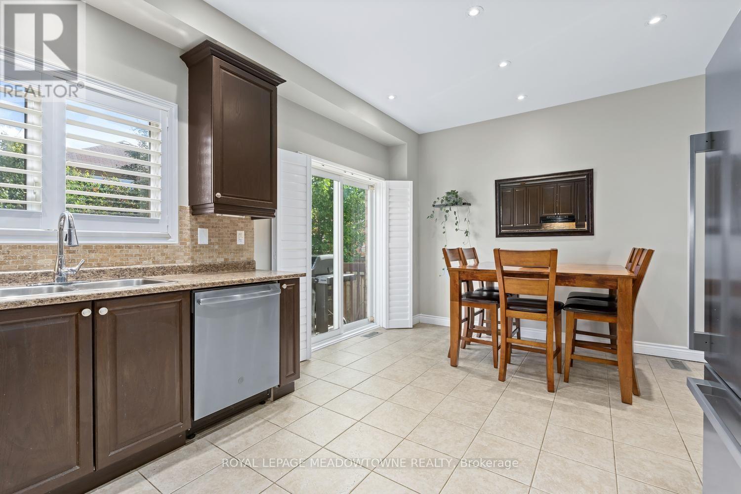 19 Goldham Way, Halton Hills (Georgetown), Ontario  L7G 0B2 - Photo 18 - W13784600