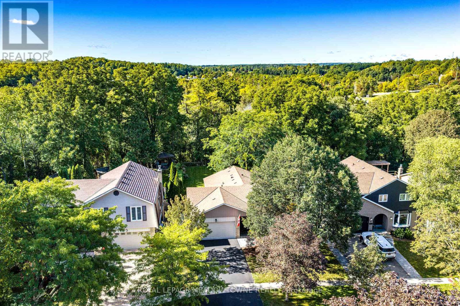 7 Terry Court, Halton Hills (Georgetown), Ontario  L7G 1P4 - Photo 1 - W13784890