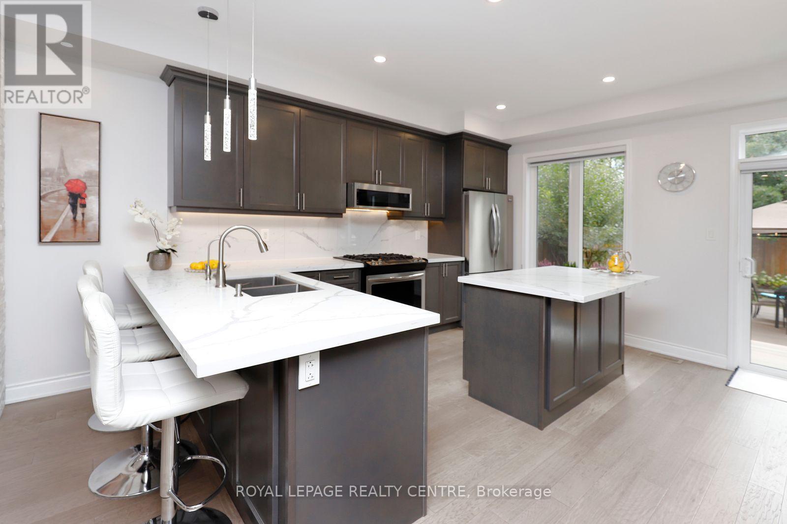 54 Upper Canada Court, Halton Hills (Georgetown), Ontario  L7G 0L1 - Photo 12 - W13785510