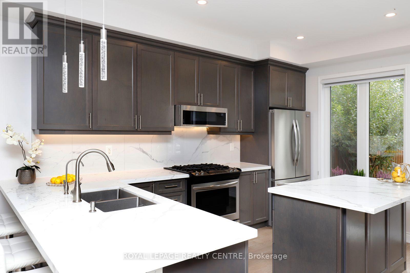 54 Upper Canada Court, Halton Hills (Georgetown), Ontario  L7G 0L1 - Photo 13 - W13785510
