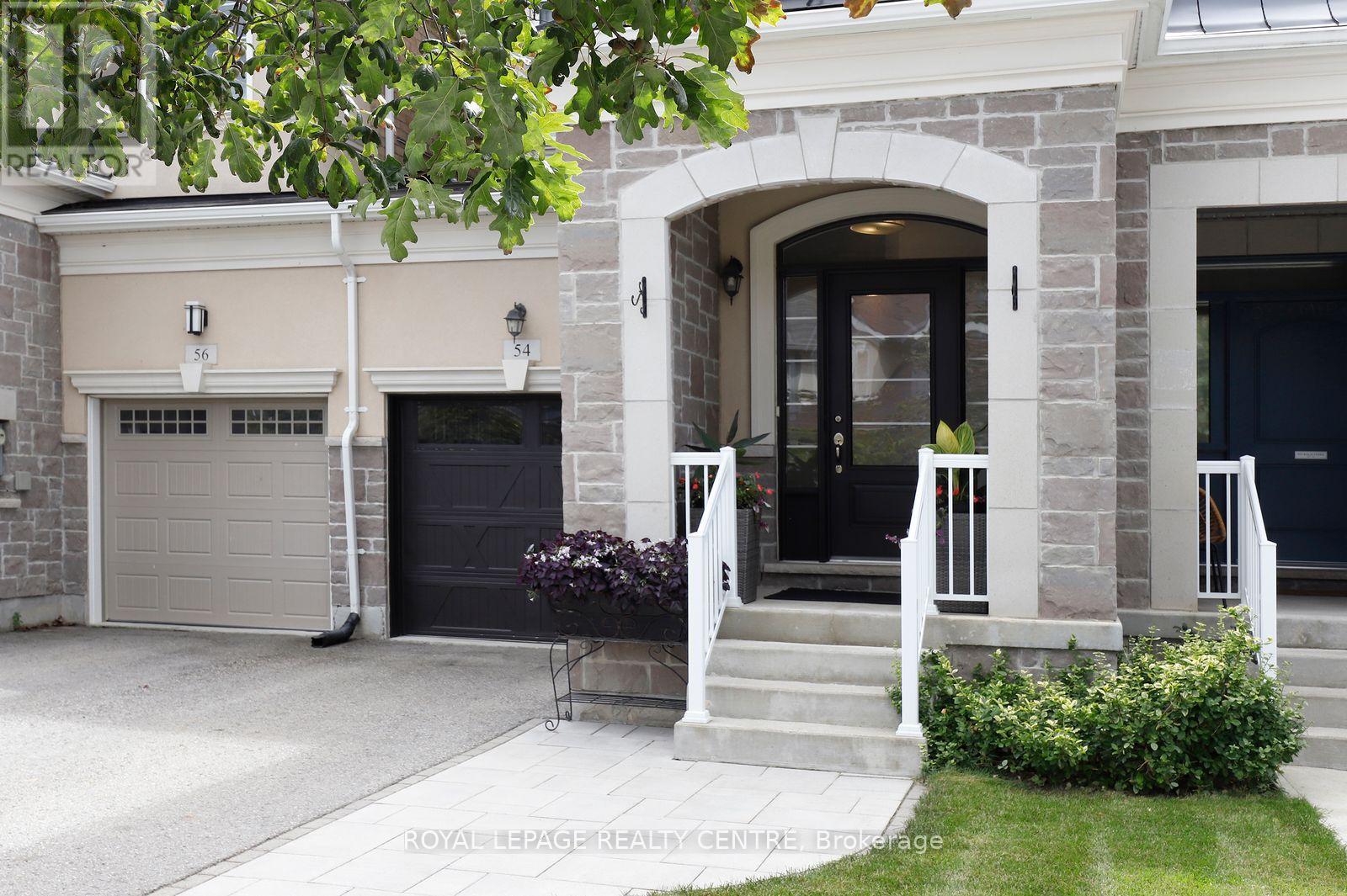 54 Upper Canada Court, Halton Hills (Georgetown), Ontario  L7G 0L1 - Photo 3 - W13785510