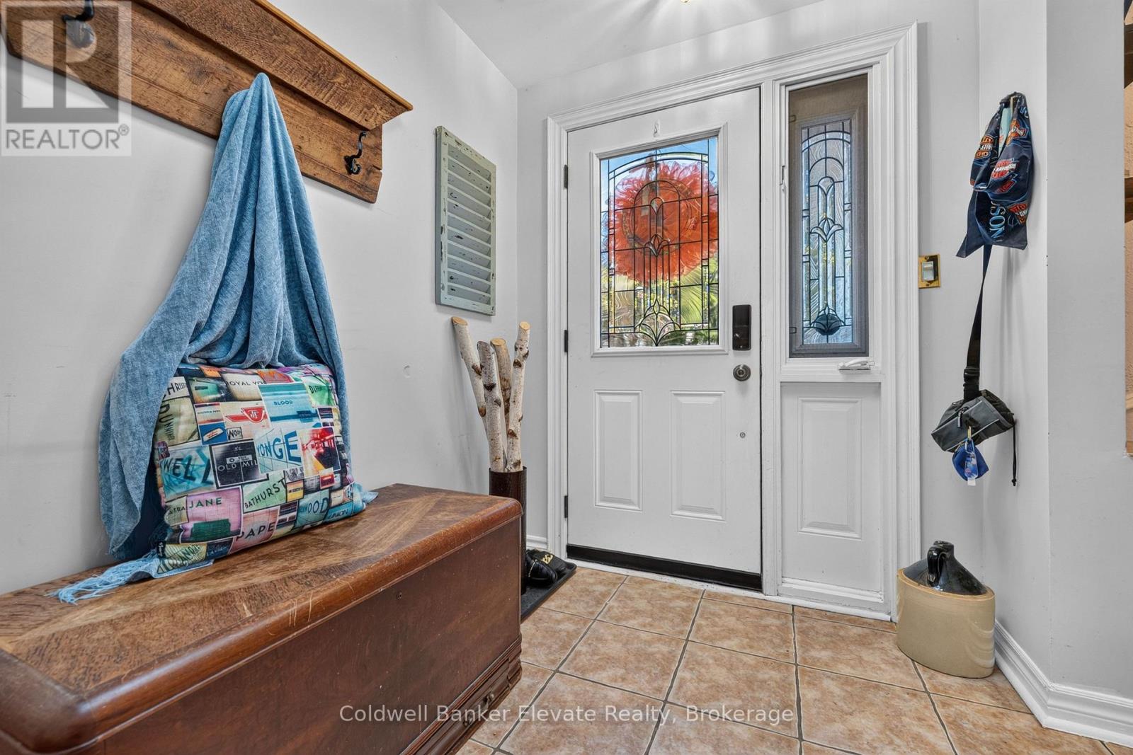 32 Chelvin Drive, Halton Hills (Georgetown), Ontario  L7G 4P9 - Photo 7 - W13785662