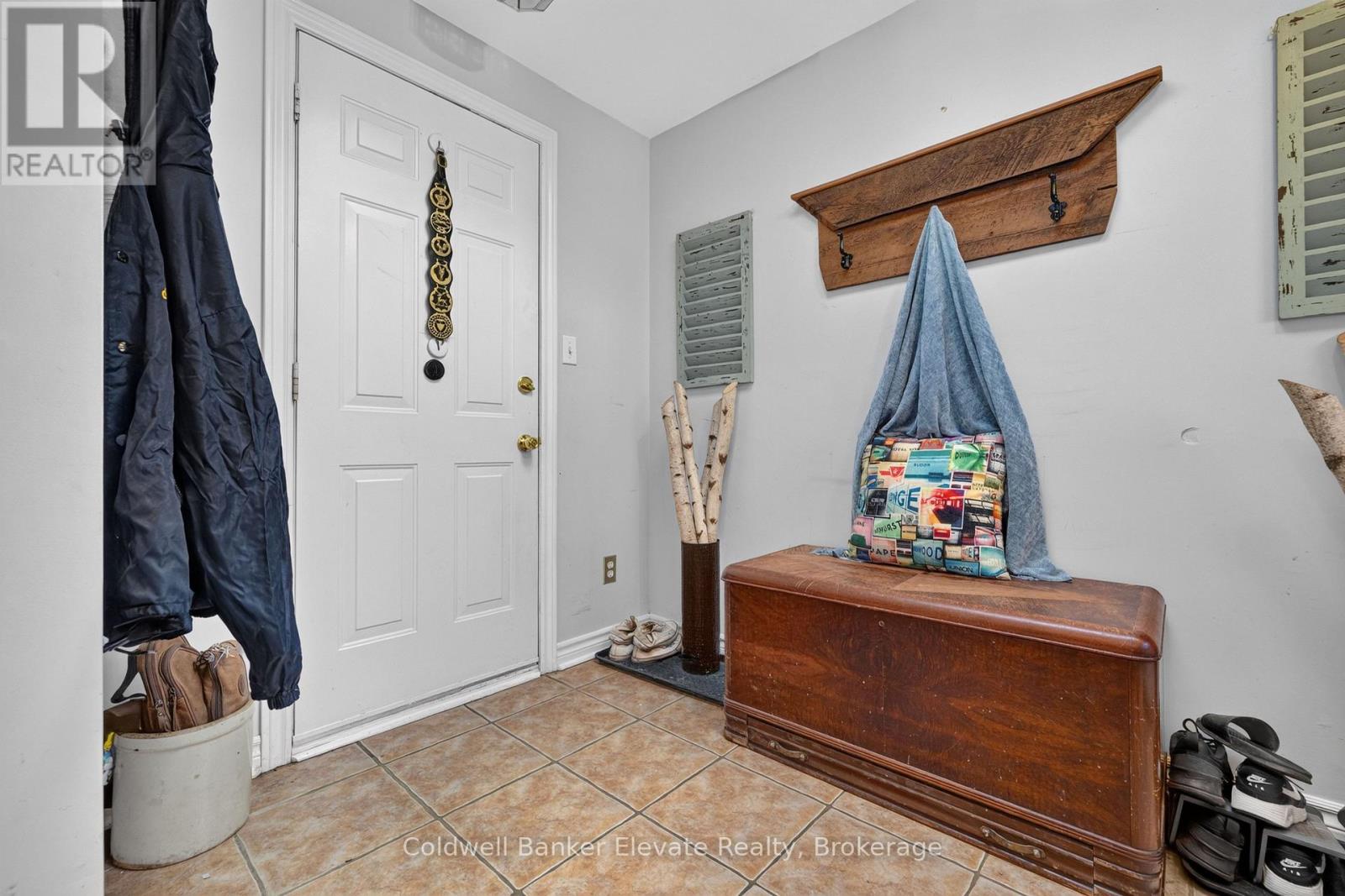 32 Chelvin Drive, Halton Hills (Georgetown), Ontario  L7G 4P9 - Photo 8 - W13785662