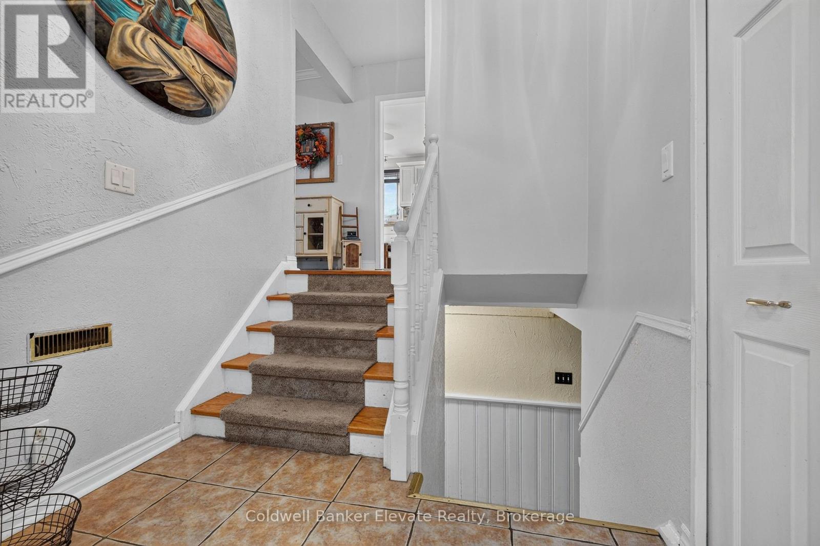 32 Chelvin Drive, Halton Hills (Georgetown), Ontario  L7G 4P9 - Photo 9 - W13785662