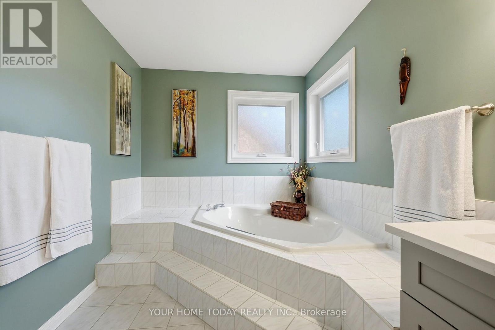 14 Donaghedy Drive, Halton Hills (Georgetown), Ontario  L7G 5H2 - Photo 29 - W13786204
