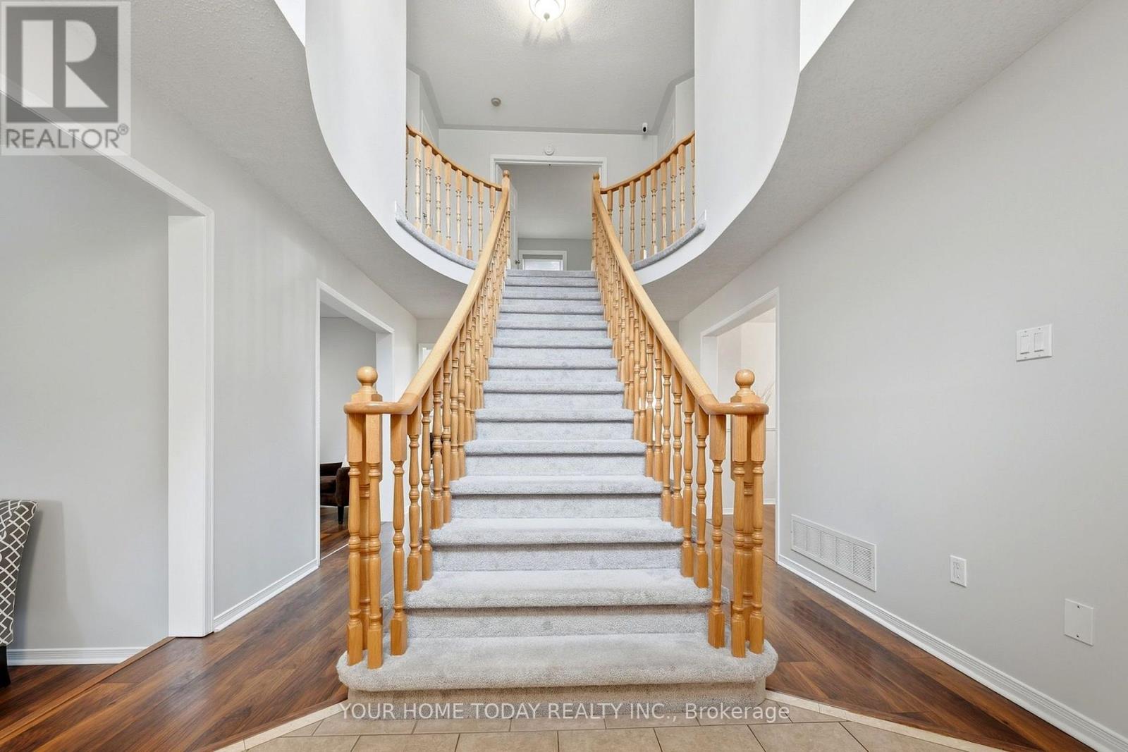14 Donaghedy Drive, Halton Hills (Georgetown), Ontario  L7G 5H2 - Photo 6 - W13786204