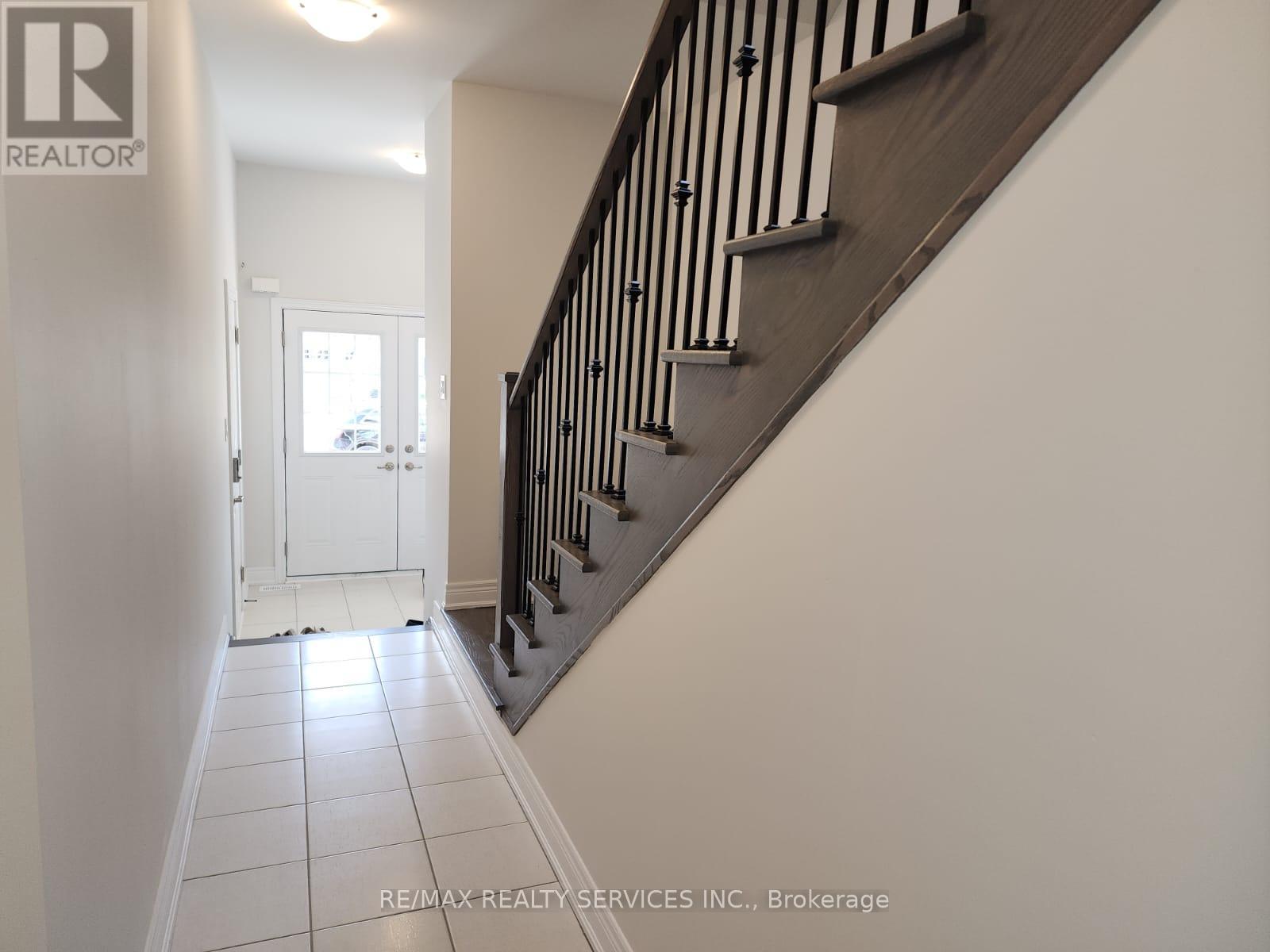 46 Branigan Crescent, Halton Hills (Georgetown), Ontario  L7G 0N1 - Photo 3 - W13787206