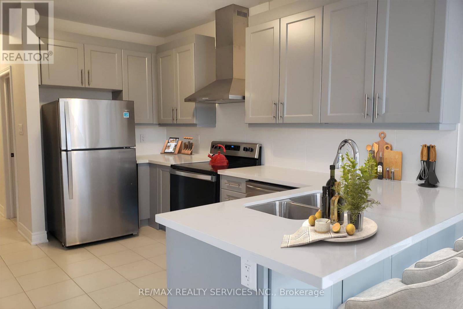 46 Branigan Crescent, Halton Hills (Georgetown), Ontario  L7G 0N1 - Photo 5 - W13787206