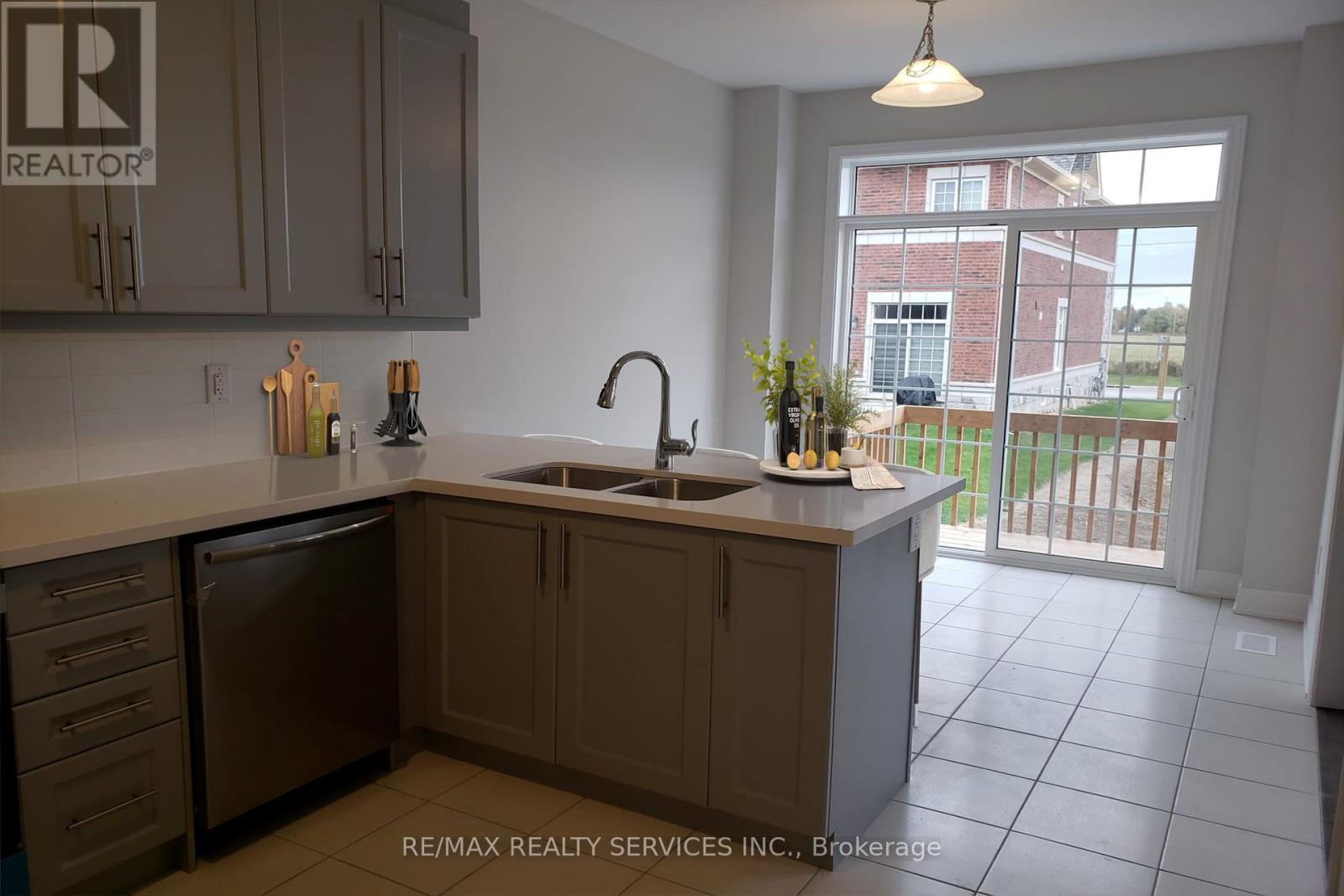 46 Branigan Crescent, Halton Hills (Georgetown), Ontario  L7G 0N1 - Photo 7 - W13787206