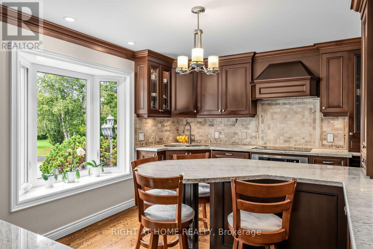 9249 Sixth Line, Halton Hills (Rural Halton Hills), Ontario  L7G 4S6 - Photo 10 - W13789486